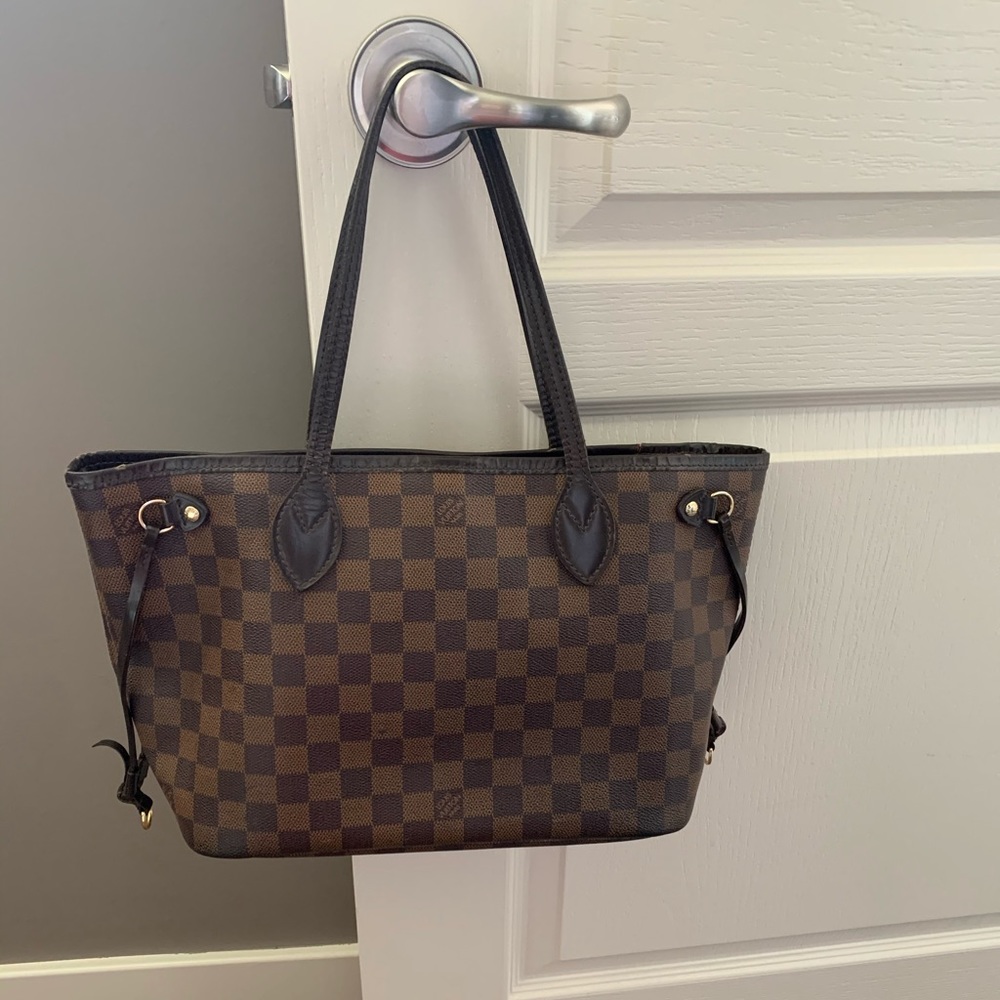 Authentic Louise Vuitton Neverfull MM